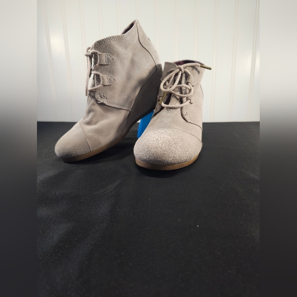 TOMS Women's Kala Booties DESERT TAUPE SUEDE 10012956 - Picture 1 of 5